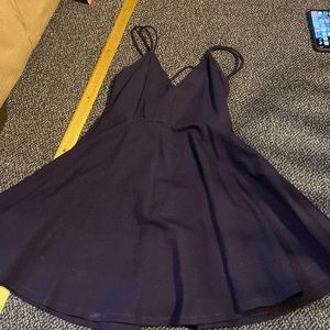 short navy blue flowy dress with open laced back #dress #navyblue